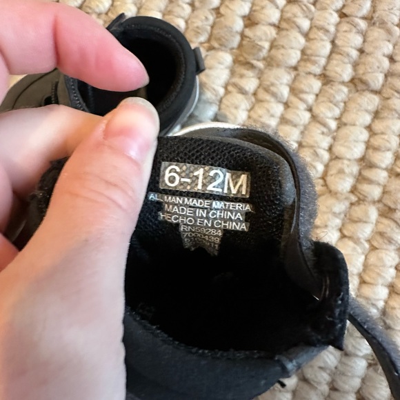 Baby shoes - Picture 3 of 3